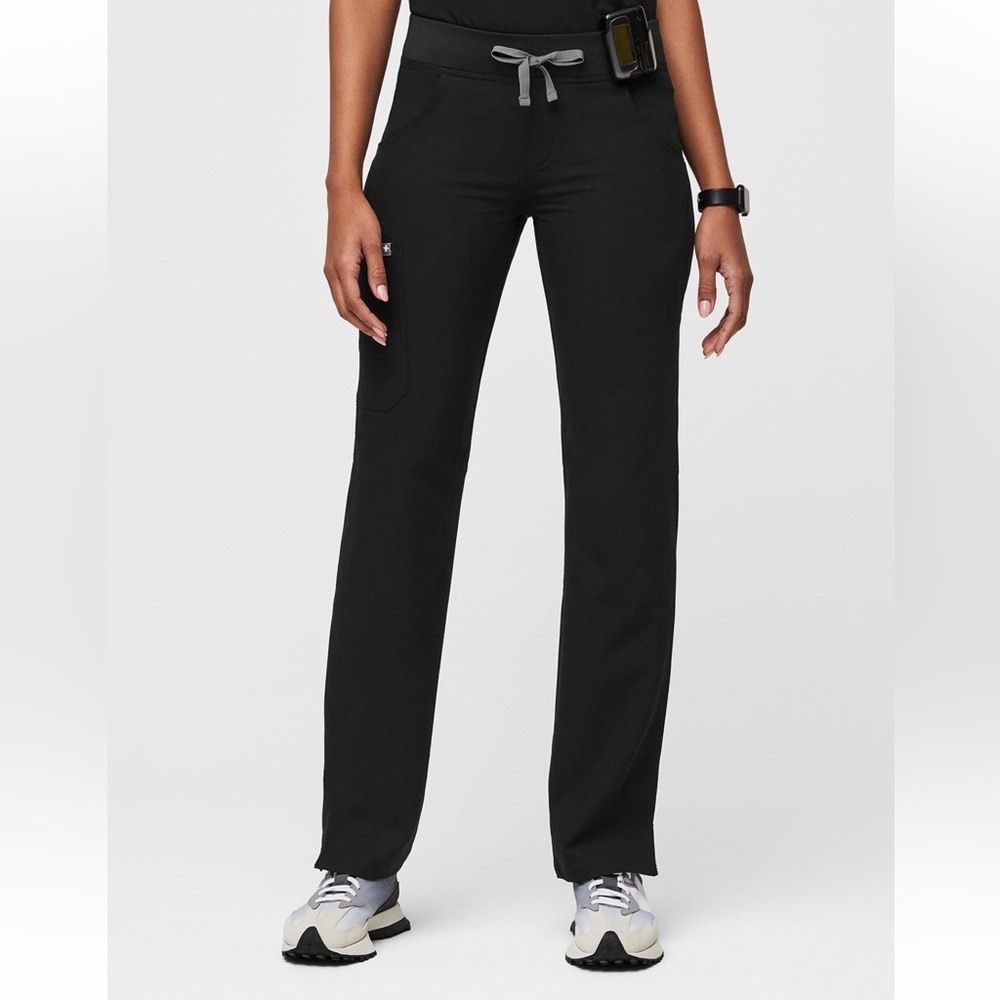 Figs (Size Medium Tall) Black Cargo Scrub Pants